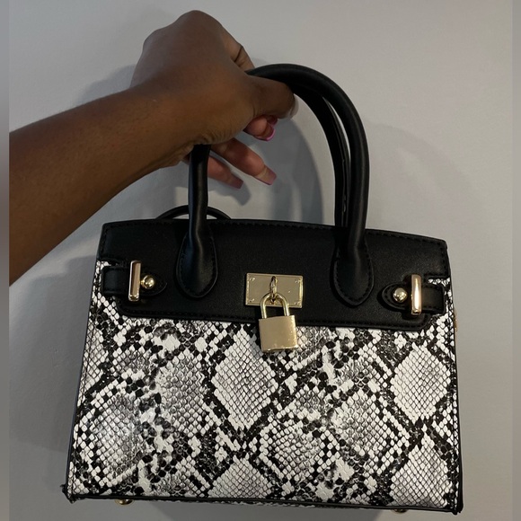Snakeskin Handbag - Black and White - Picture 1 of 5